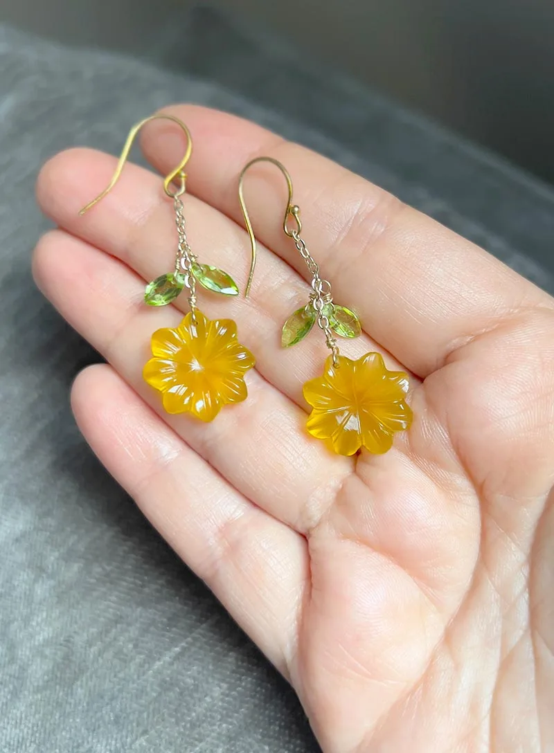 Aretes de Calcedonia y Peridoto