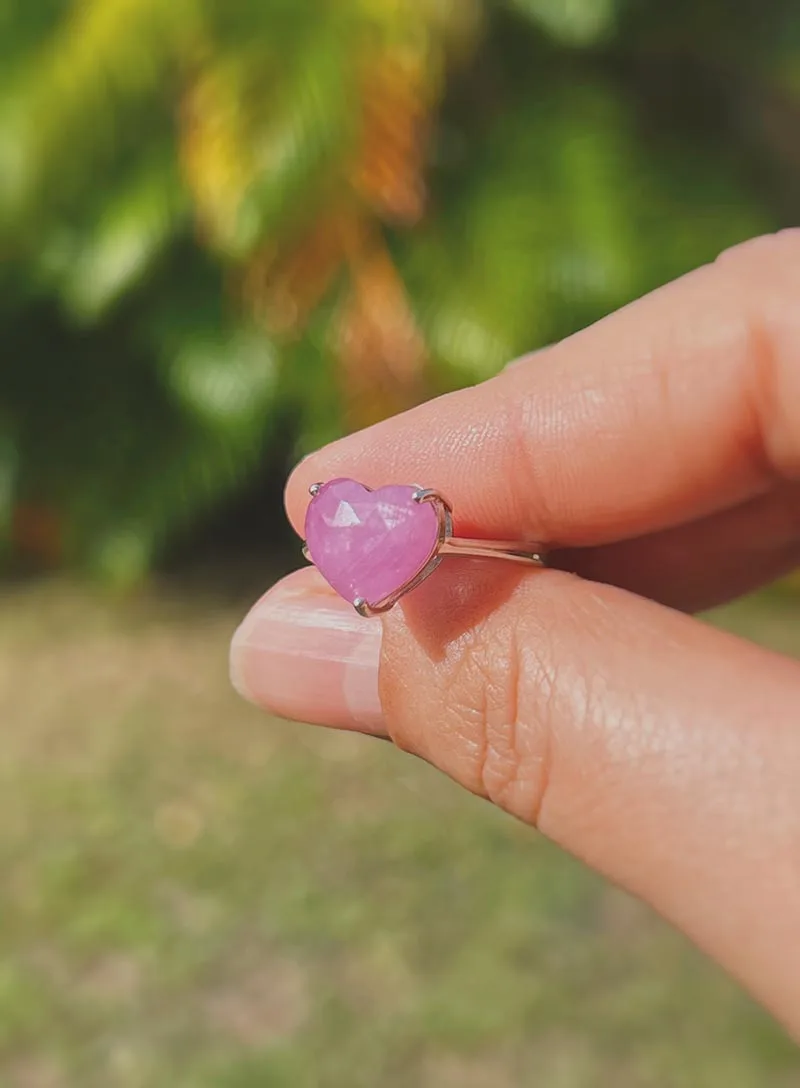 Anillo de Corazón de Zafiro Rosa